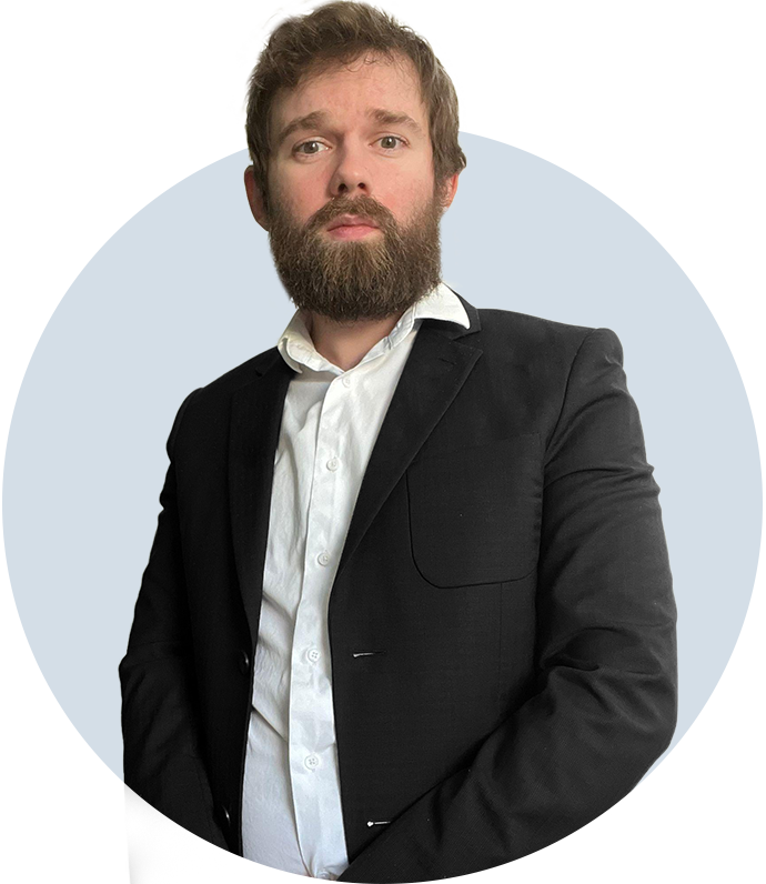 Benjamin Mauger Financial Analyst in a black suit