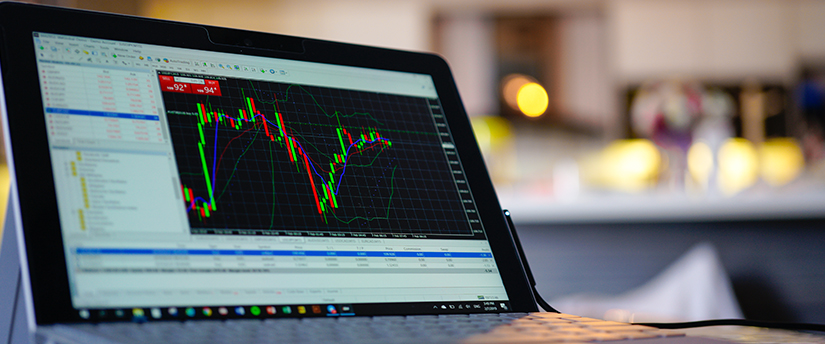 A variety of modern devices, such as computers, smartphones, and tablets, all equipped with the versatile MetaTrader 4 trading platform.