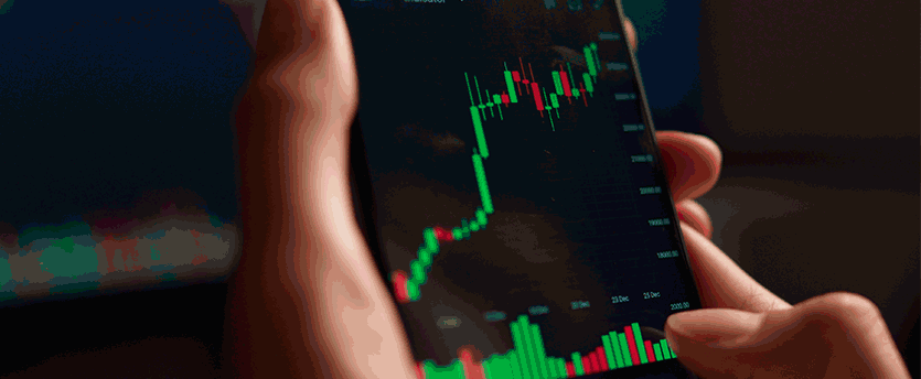 Online trading platform for CFD traders on mobile devices helps analyze the market for successful trading.